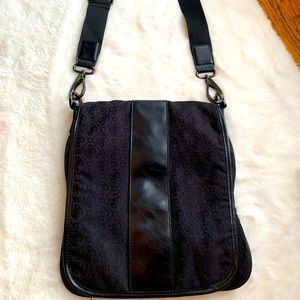 Guess crossbody black bag